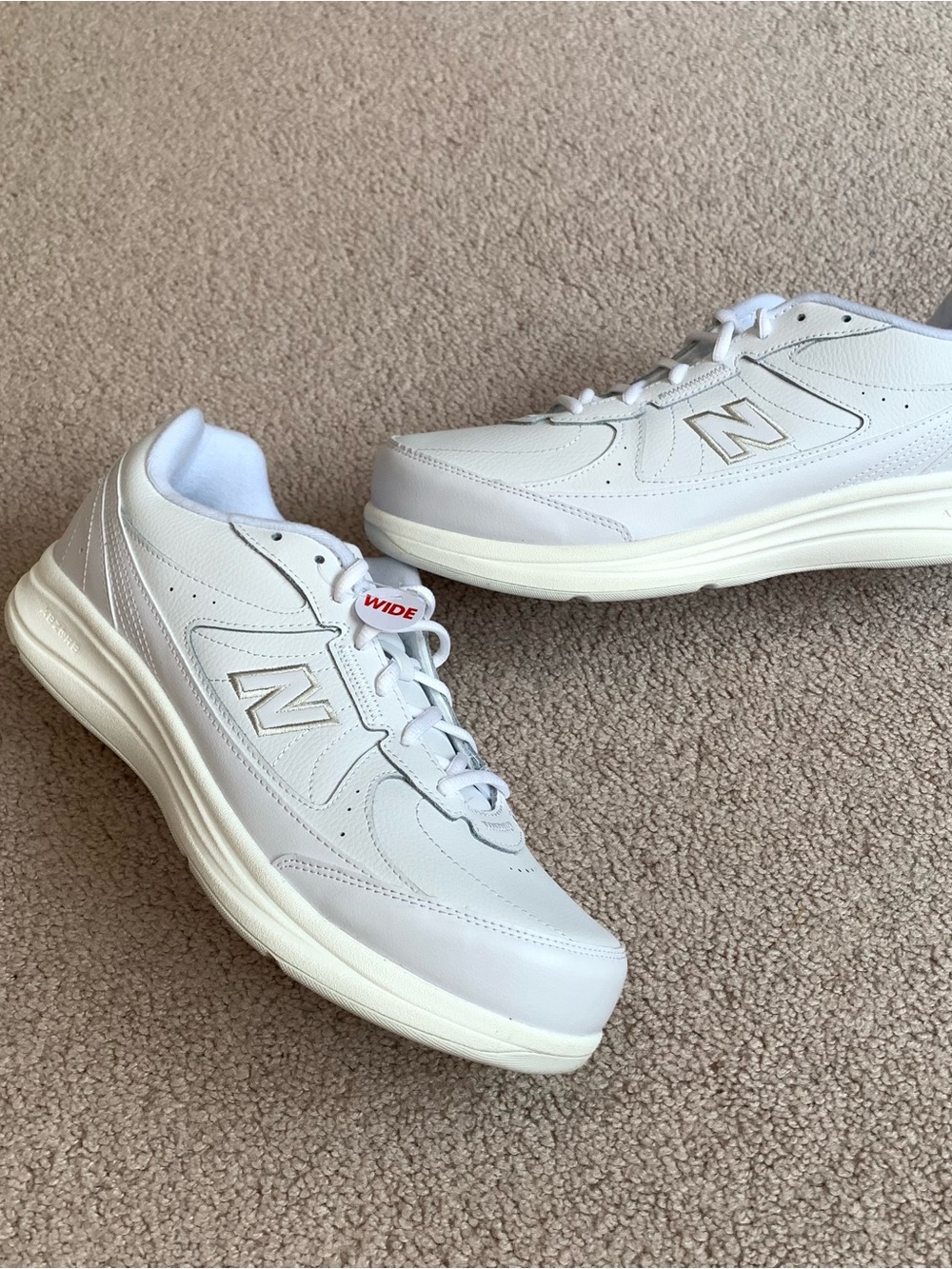 New Balance 577v1 White Men Low Top Lace-Up Leather Size 11 4E Sneaker MW577WT